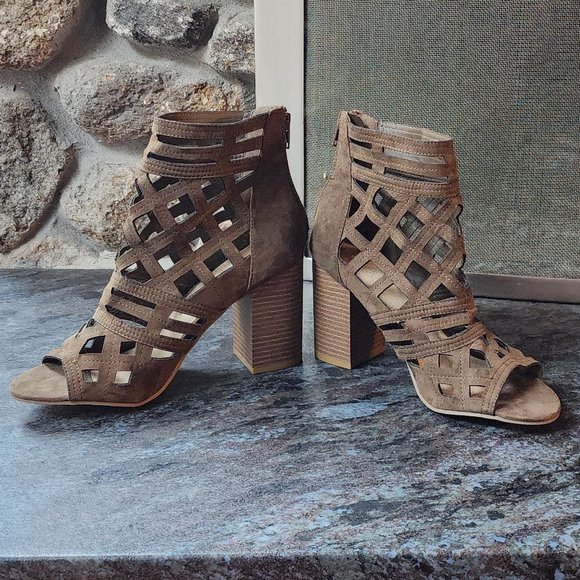 NWOT Charlotte Russe Brown Caged Peep Toe Block Heels Size 8 - Picture 9 of 15